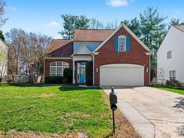 8842 Fieldcroft Drive, Charlotte, NC 28277