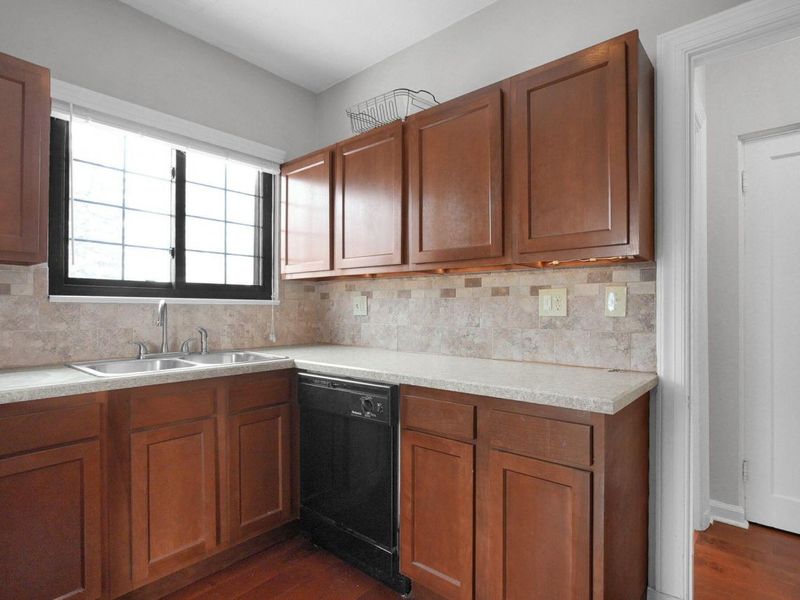 2208 Arlington Avenue , Columbus, OH 43221 Photo 16