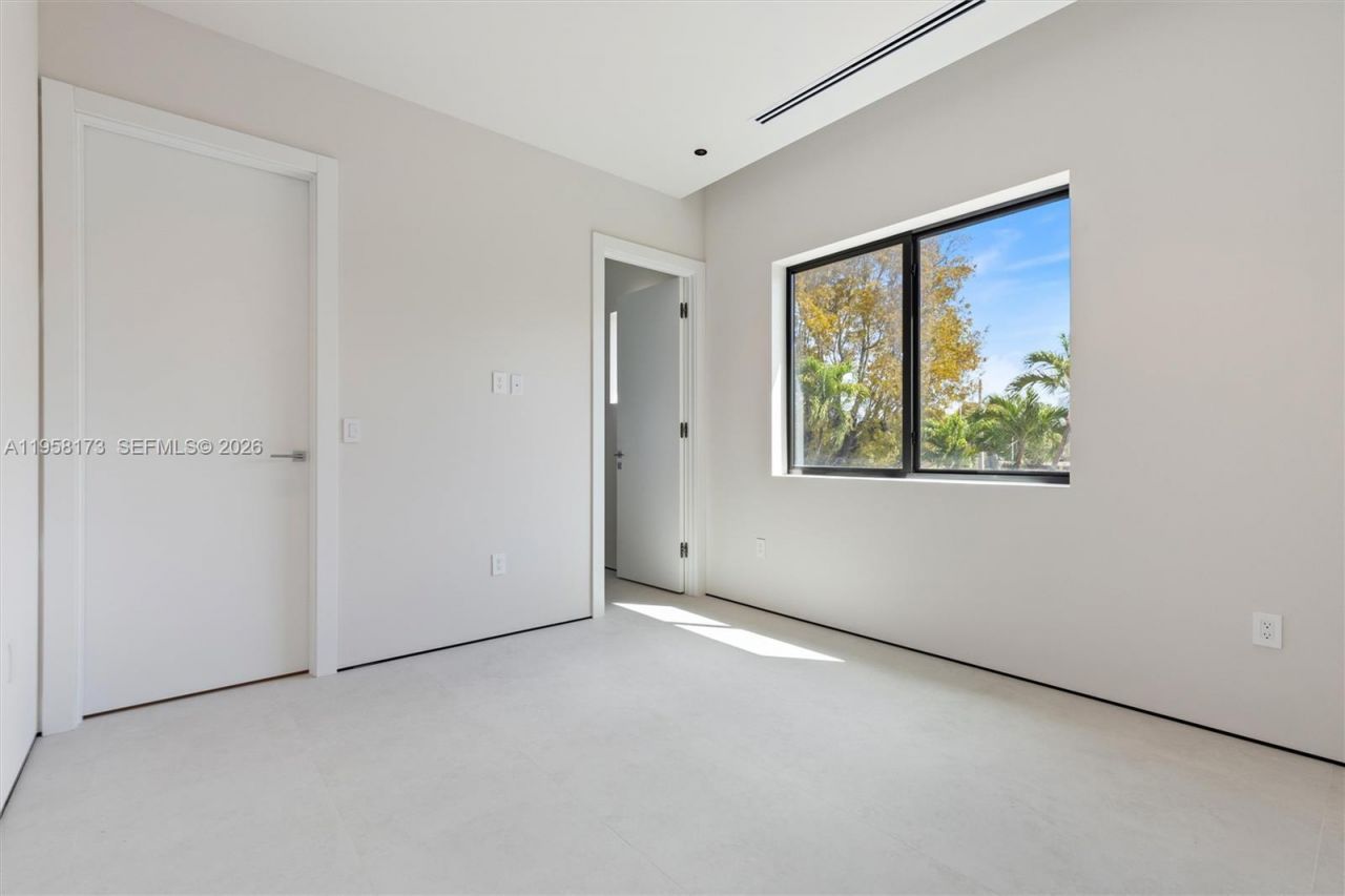 1746 SW 21st Ter, Unit Left, Miami, FL 33145 Photo