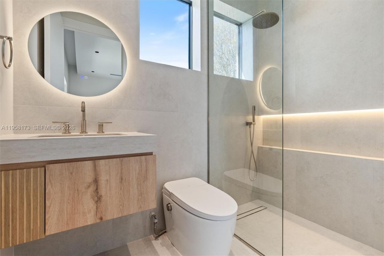 1746 SW 21st Ter, Unit Left, Miami, FL 33145 Photo