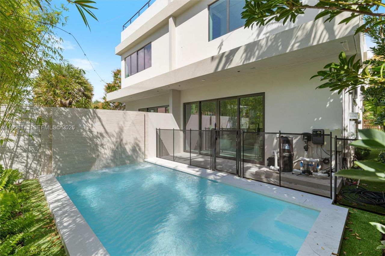 1746 SW 21st Ter, Unit Left, Miami, FL 33145 Photo