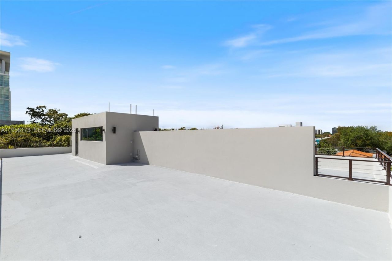 1746 SW 21st Ter, Unit Left, Miami, FL 33145 Photo