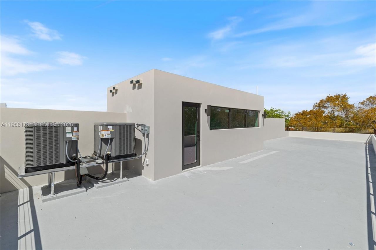 1746 SW 21st Ter, Unit Left, Miami, FL 33145 Photo