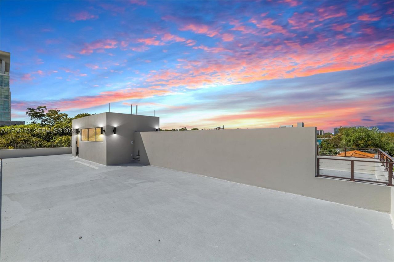 1746 SW 21st Ter, Unit Left, Miami, FL 33145 Photo