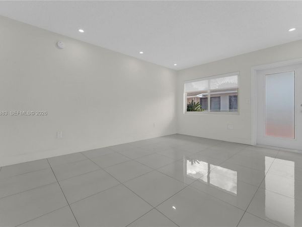 5271 NW 5th St, Unit 5271, Miami, FL 33126