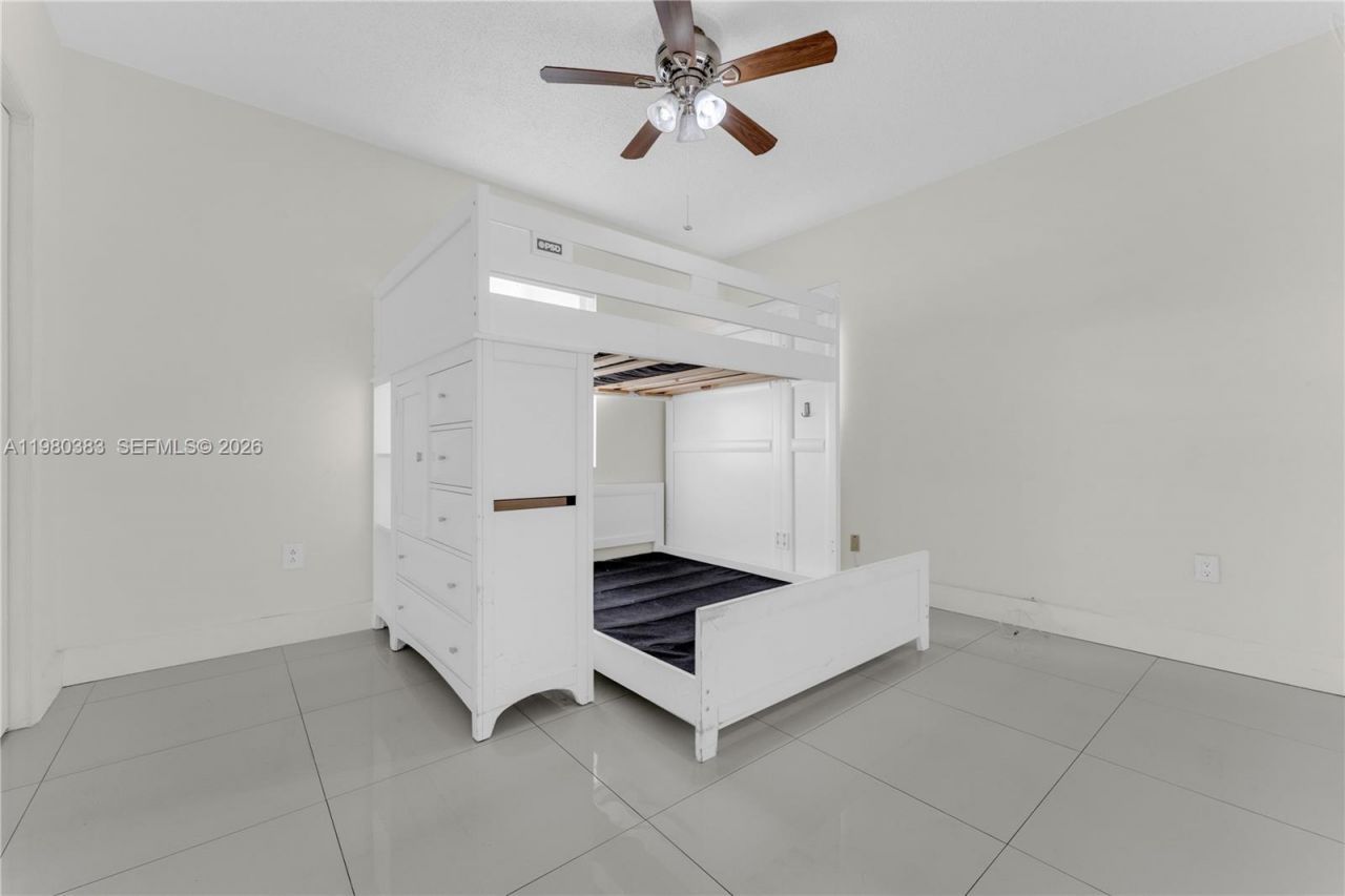 5271 NW 5th St, Unit 5271, Miami, FL 33126 Photo