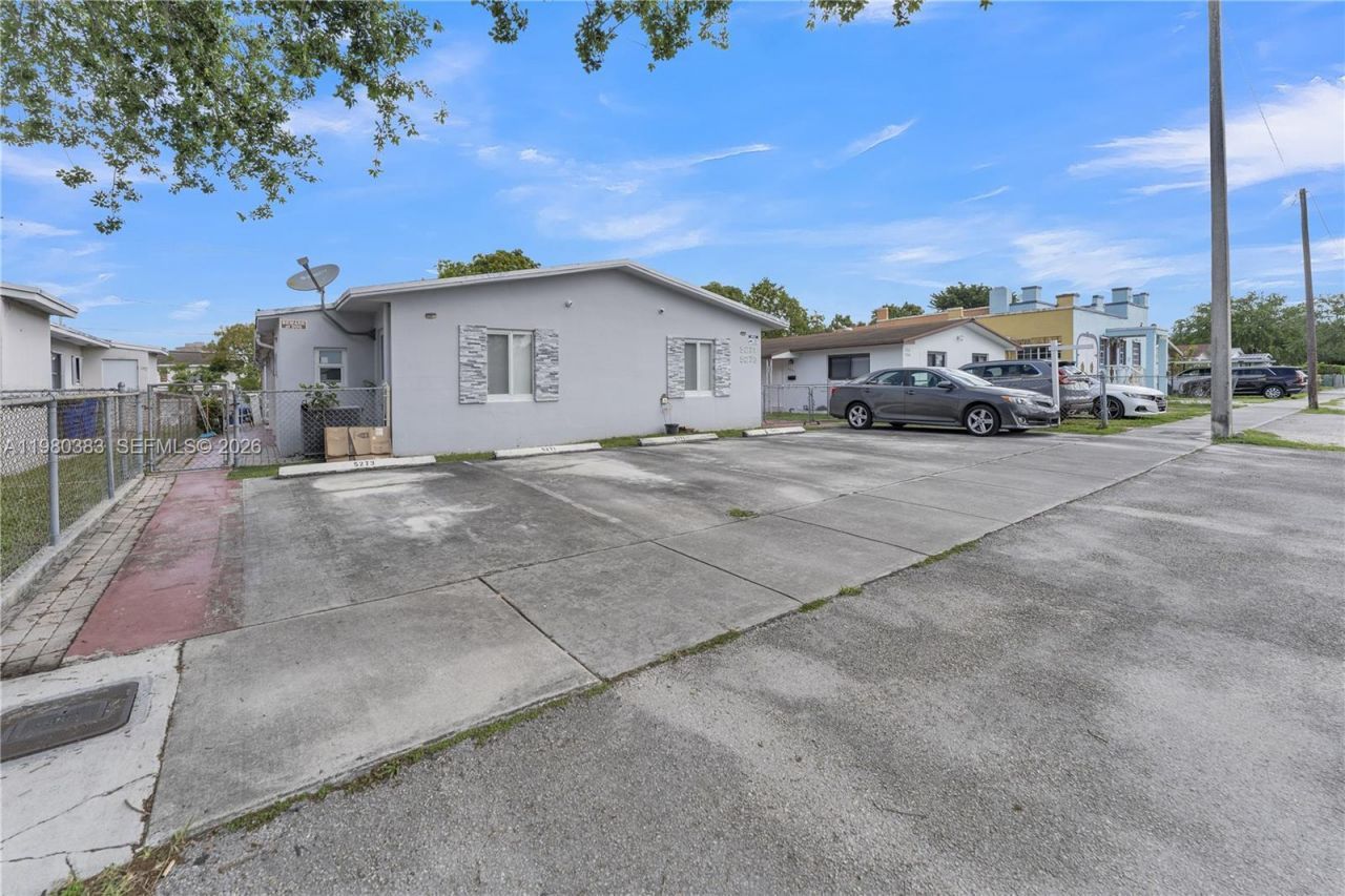 5271 NW 5th St, Unit 5271, Miami, FL 33126 Photo
