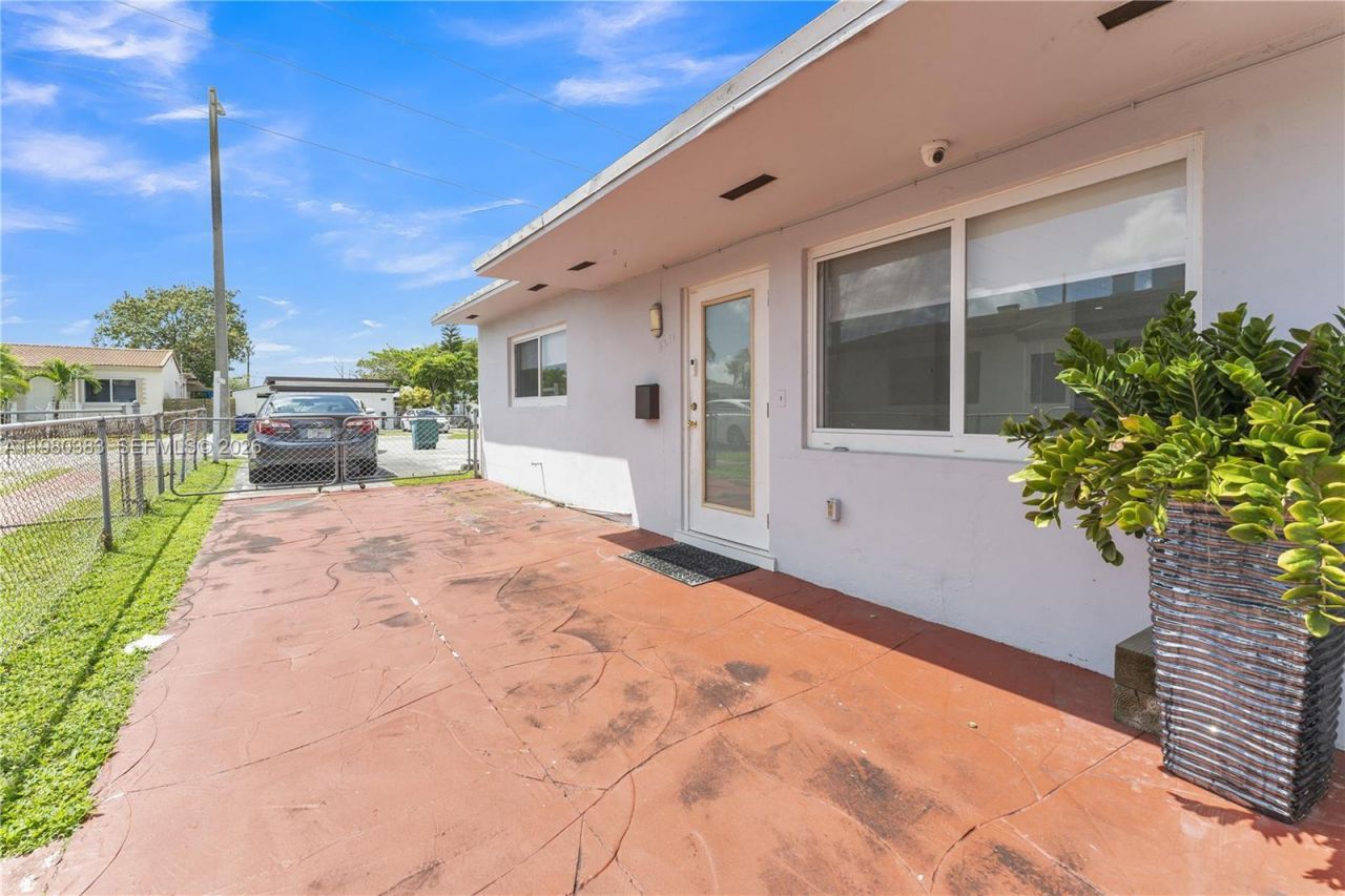 5271 NW 5th St, Unit 5271, Miami, FL 33126 Photo