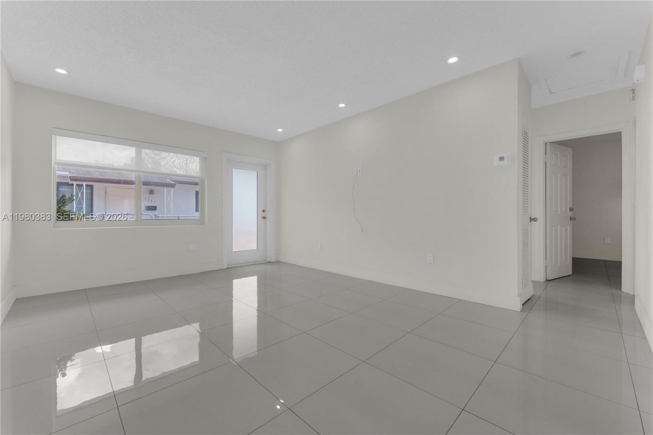 5271 NW 5th St, Unit 5271, Miami, FL 33126 Photo