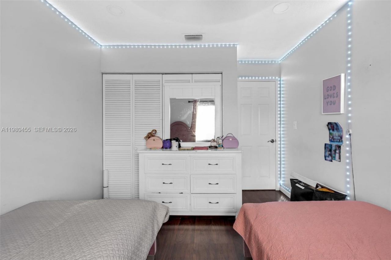 8650 NW 46th Ct, Lauderhill, FL 33351 Photo