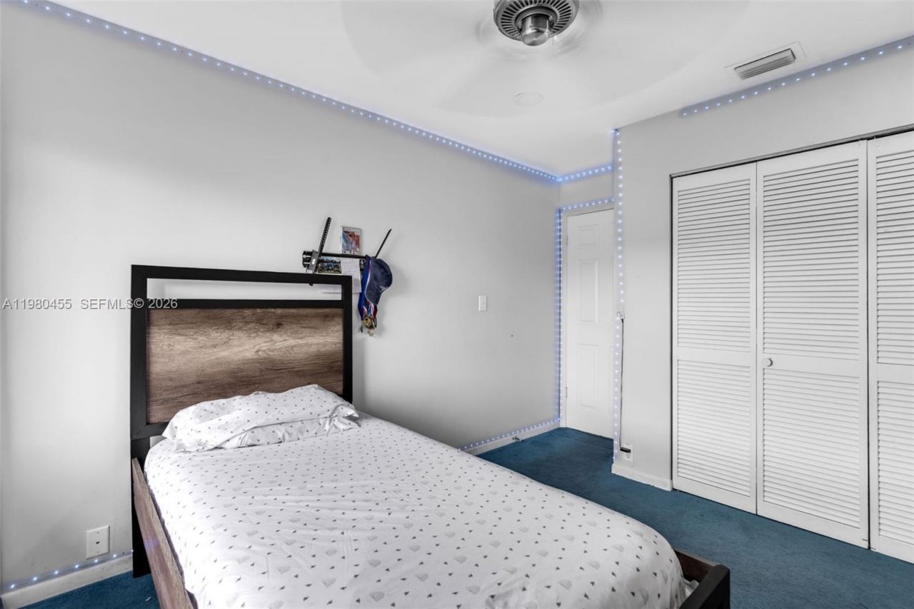 8650 NW 46th Ct, Lauderhill, FL 33351 Photo