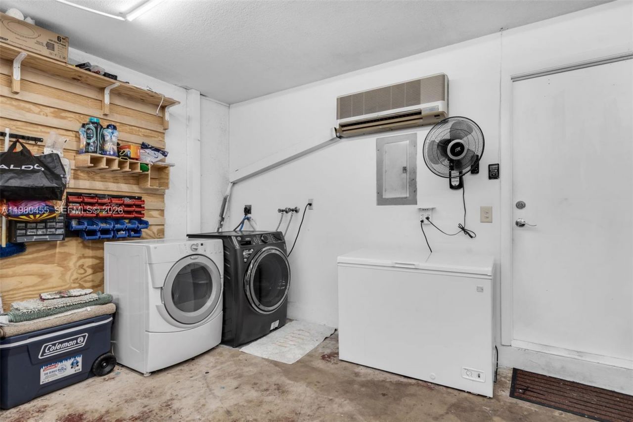 8650 NW 46th Ct, Lauderhill, FL 33351 Photo