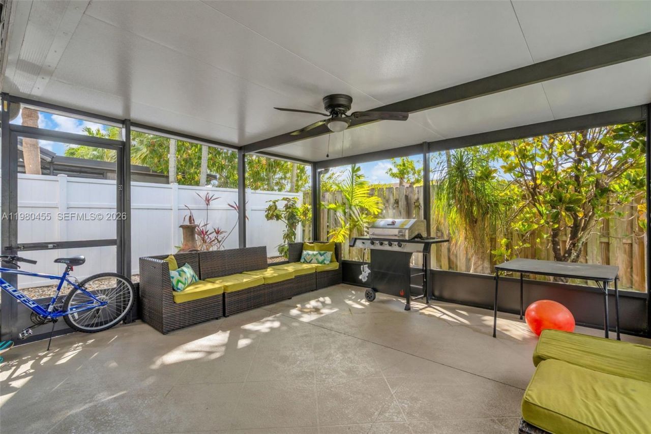 8650 NW 46th Ct, Lauderhill, FL 33351 Photo