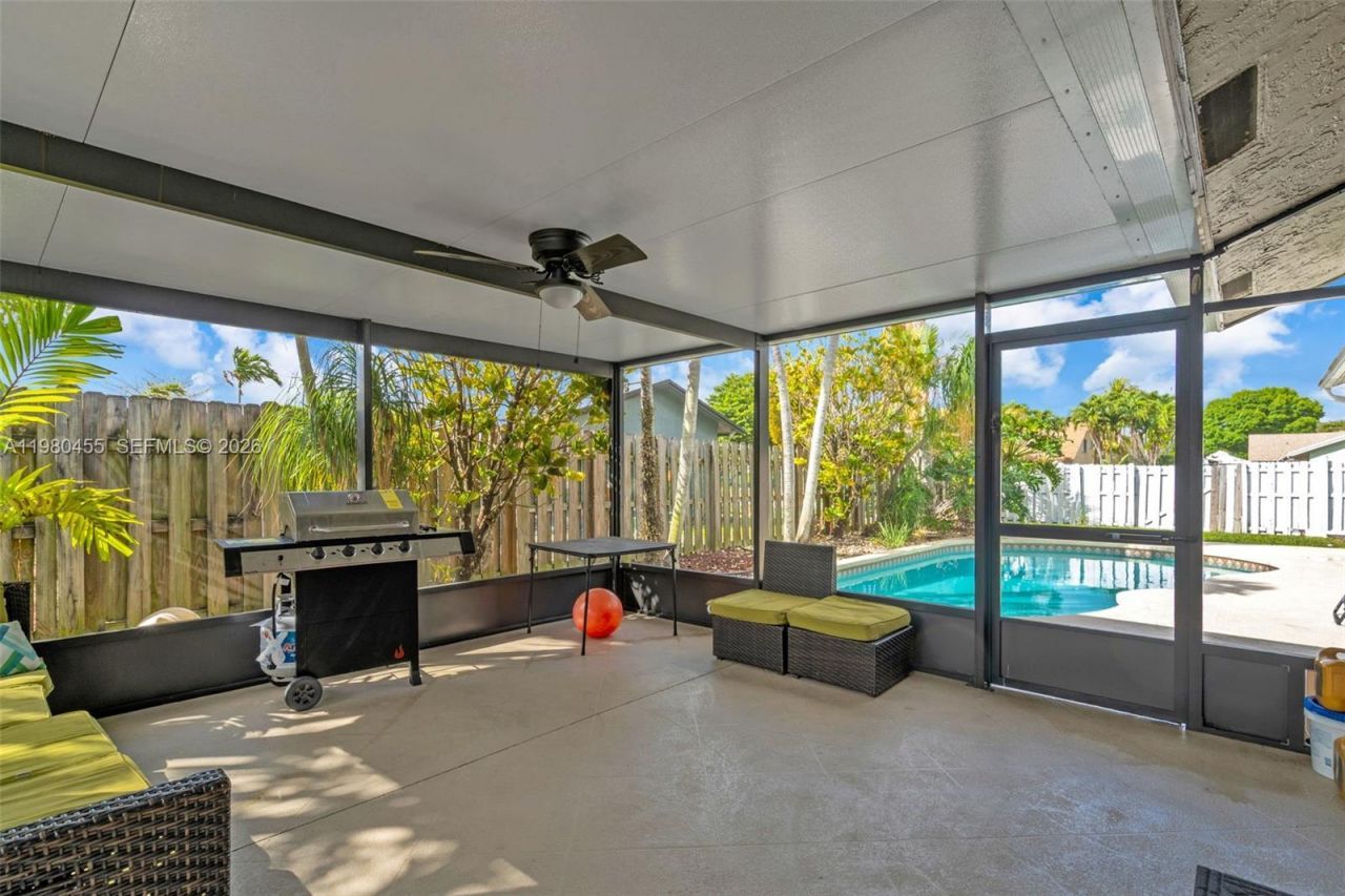 8650 NW 46th Ct, Lauderhill, FL 33351 Photo