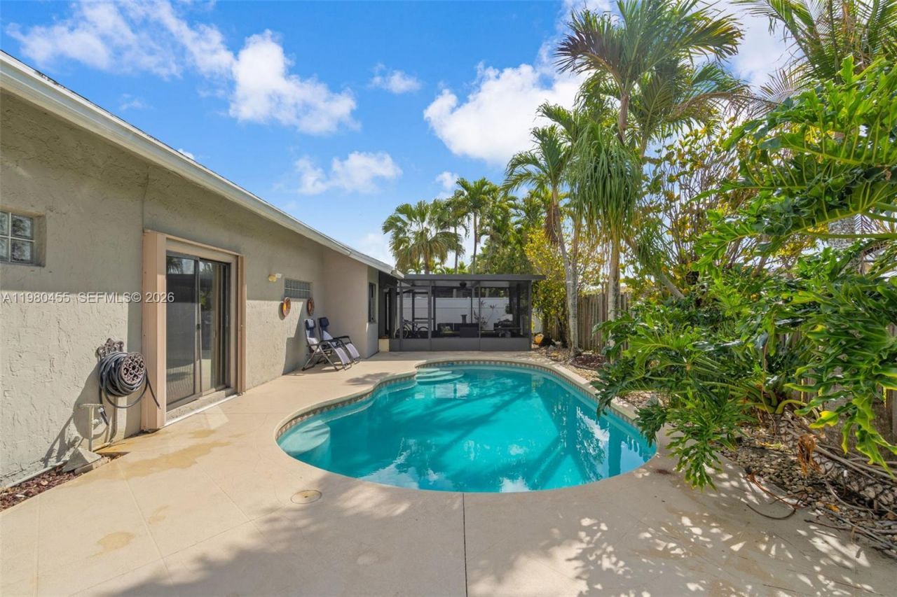 8650 NW 46th Ct, Lauderhill, FL 33351 Photo