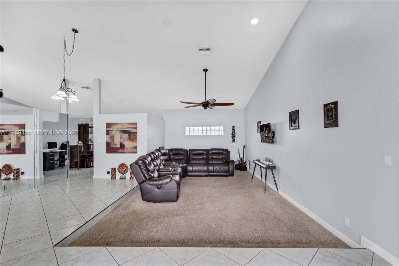 8650 NW 46th Ct, Lauderhill, FL 33351 Photo