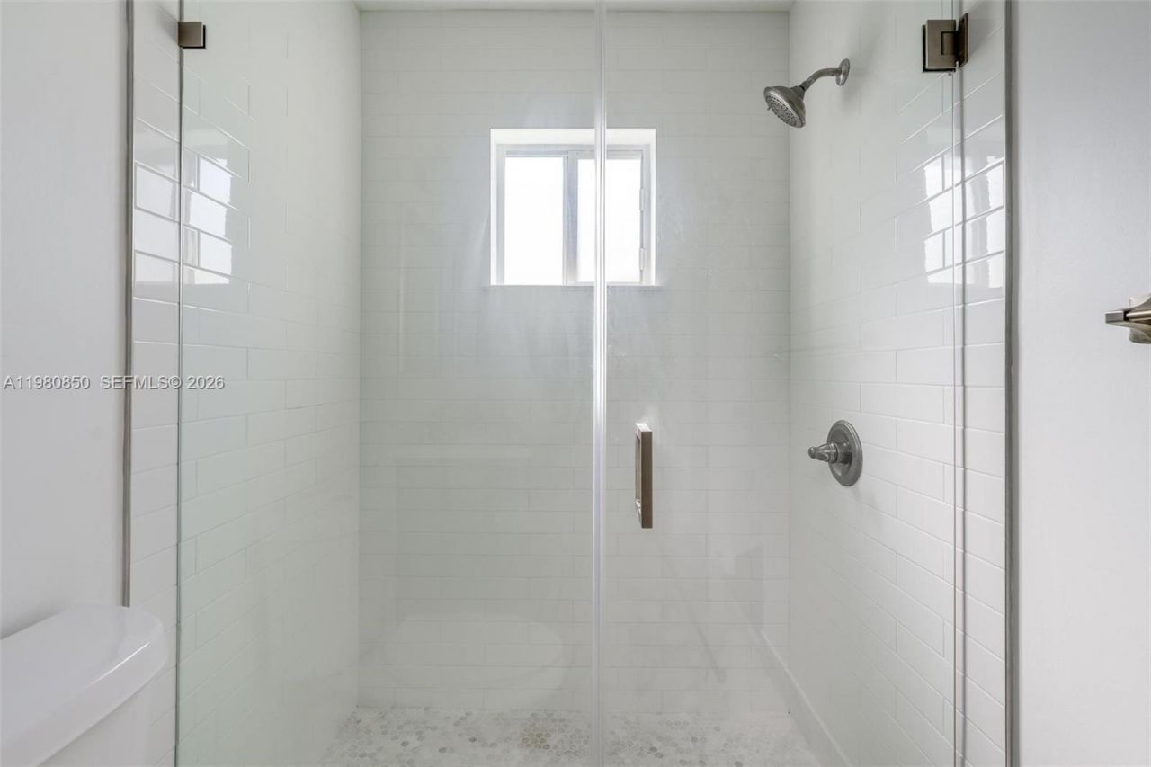 1046 Golden Cane Dr , Weston, FL 33327 Photo