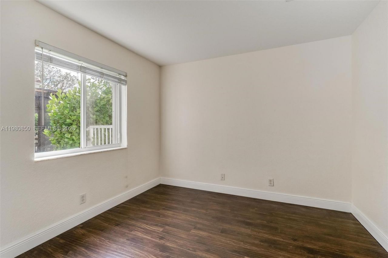 1046 Golden Cane Dr , Weston, FL 33327 Photo