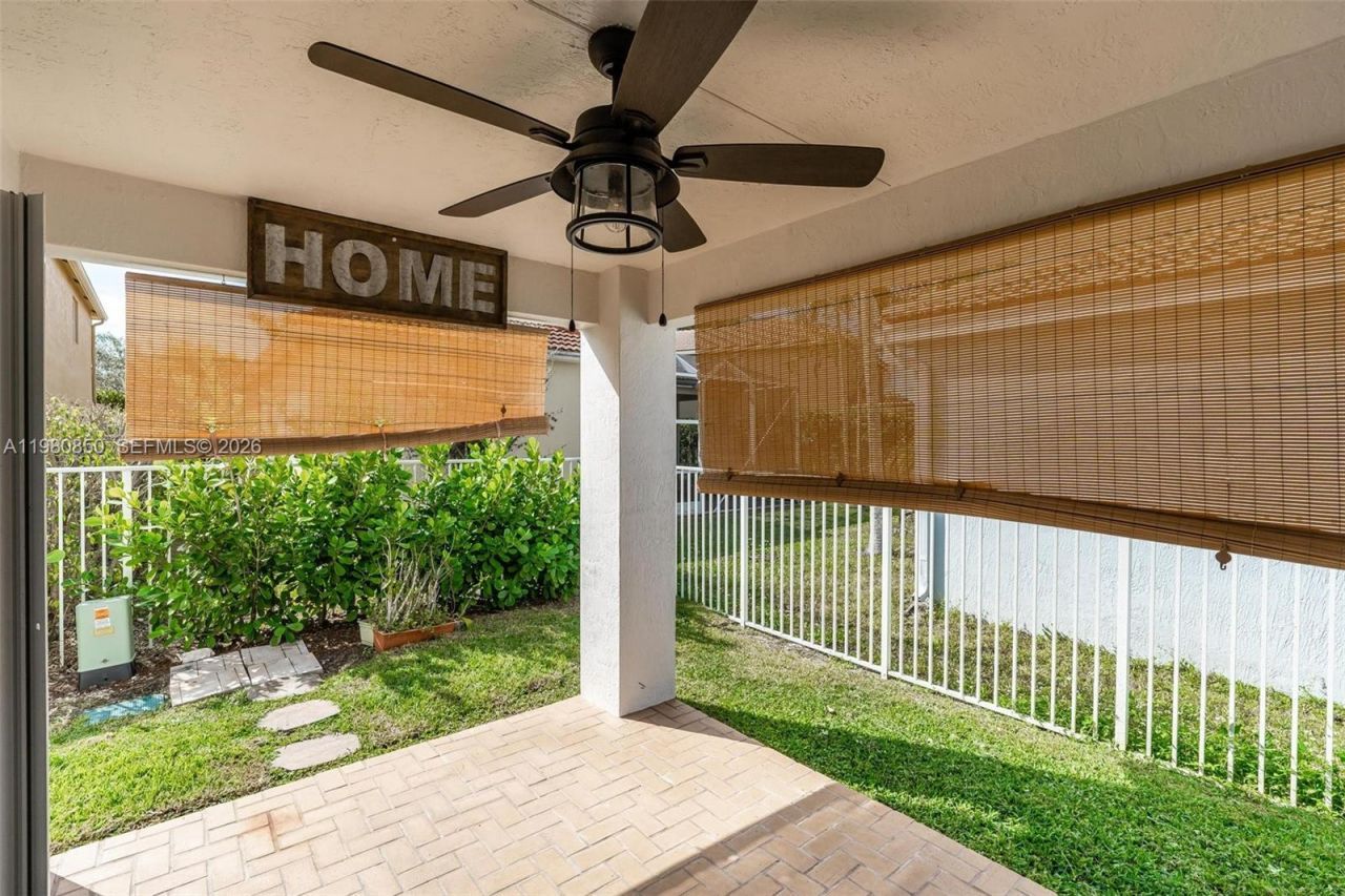 1046 Golden Cane Dr , Weston, FL 33327 Photo