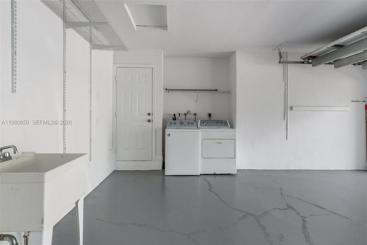 1046 Golden Cane Dr , Weston, FL 33327 Photo