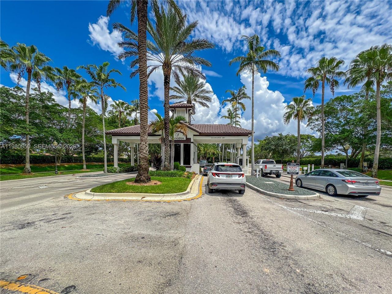 1046 Golden Cane Dr , Weston, FL 33327 Photo