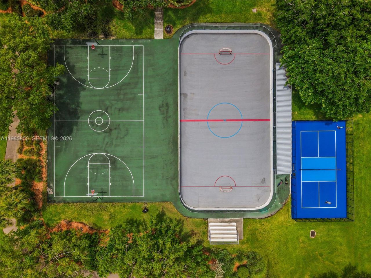 1046 Golden Cane Dr , Weston, FL 33327 Photo