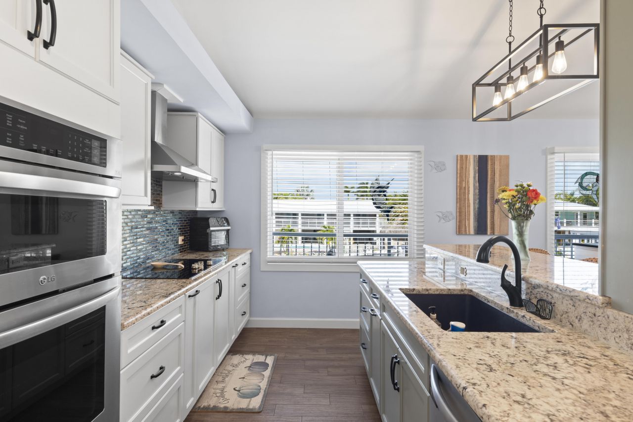 16823 E Point Drive, Sugarloaf, FL 33042 Photo