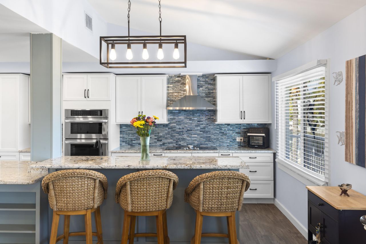 16823 E Point Drive, Sugarloaf, FL 33042 Photo