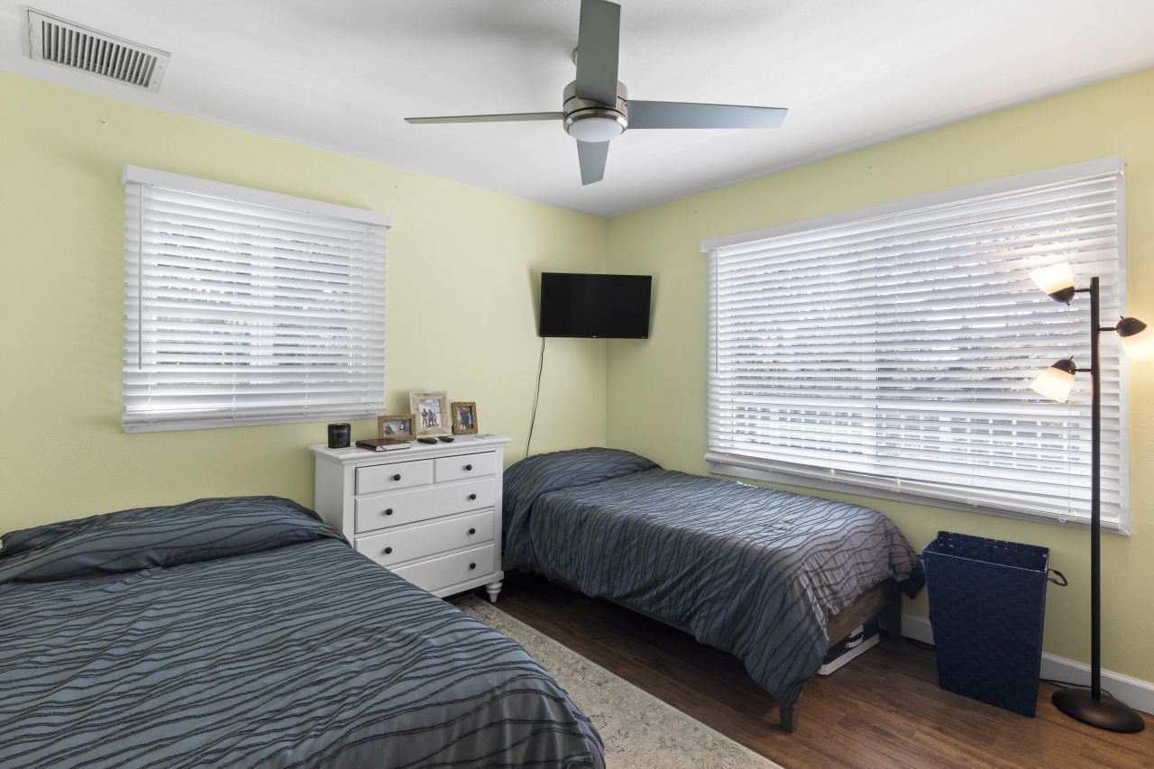 16823 E Point Drive, Sugarloaf, FL 33042 Photo