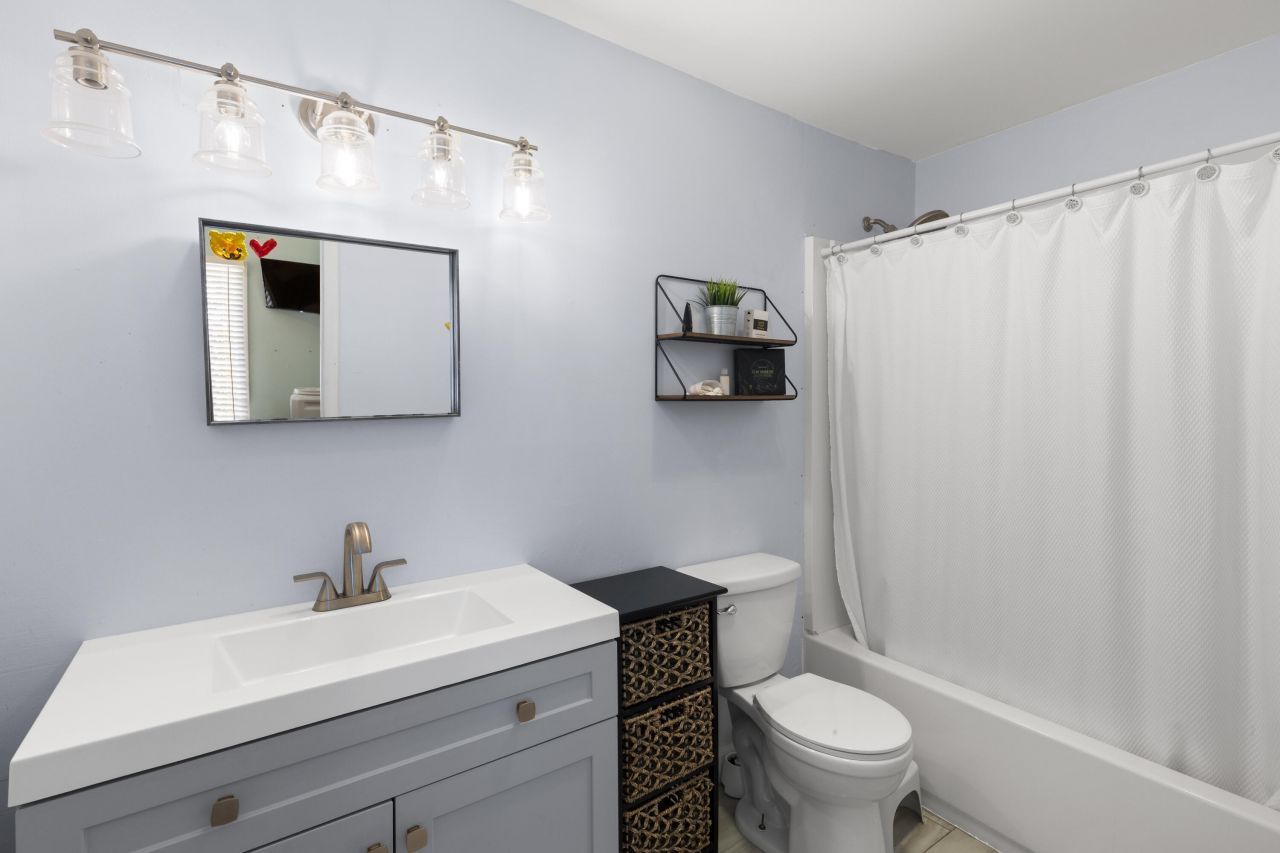 16823 E Point Drive, Sugarloaf, FL 33042 Photo