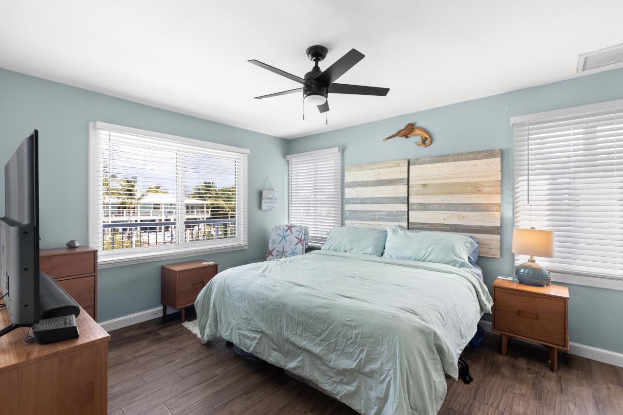 16823 E Point Drive, Sugarloaf, FL 33042 Photo