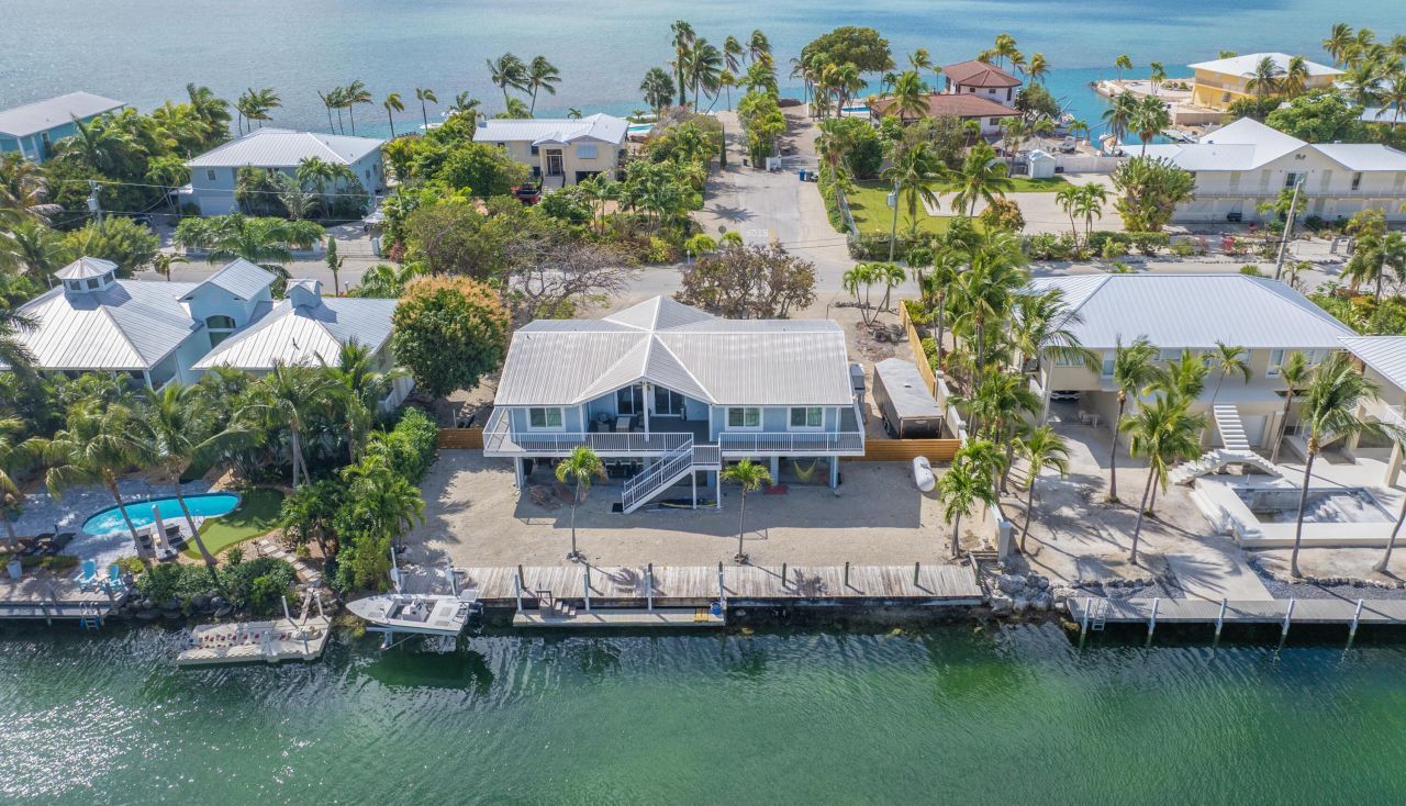 16823 E Point Drive, Sugarloaf, FL 33042 Photo