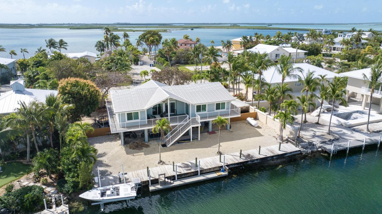 16823 E Point Drive, Sugarloaf, FL 33042 Photo