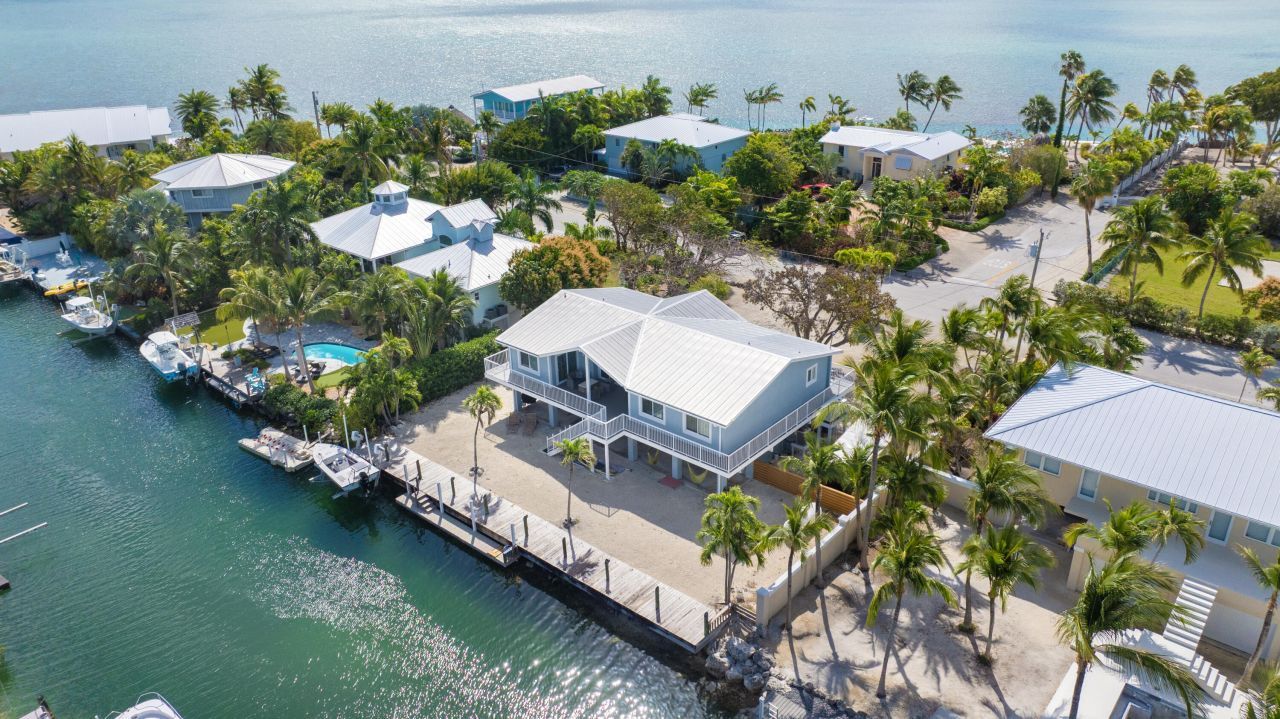 16823 E Point Drive, Sugarloaf, FL 33042 Photo