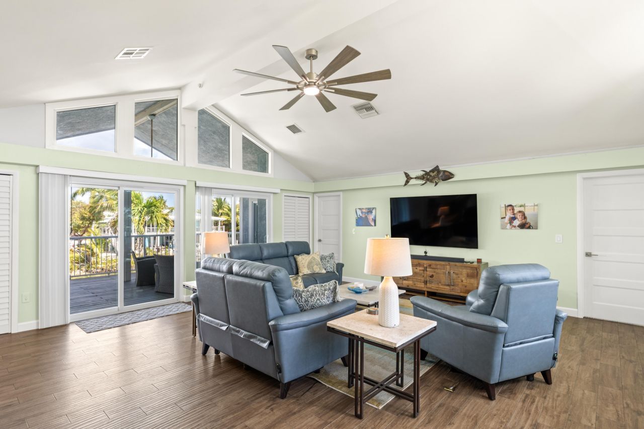 16823 E Point Drive, Sugarloaf, FL 33042 Photo