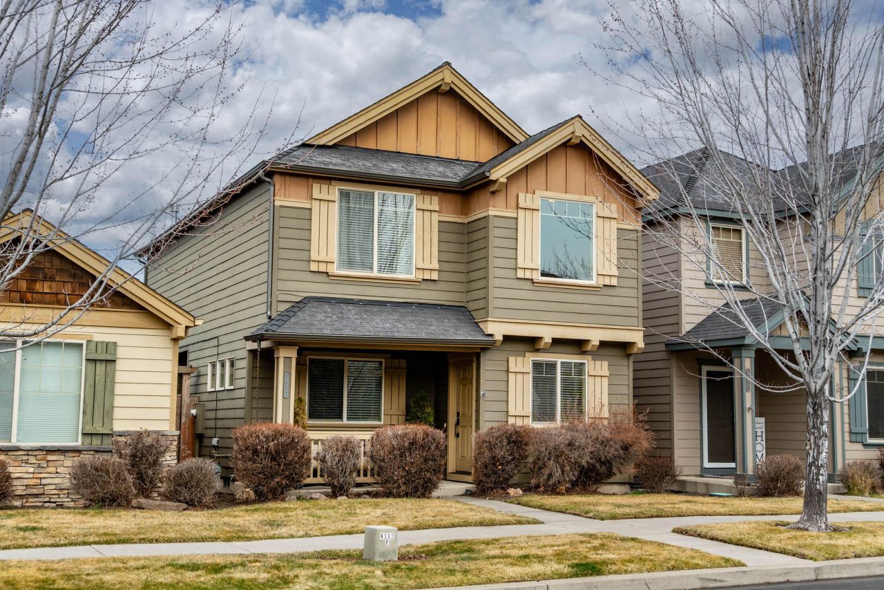 61209 Dayspring Drive, Bend, OR 97702 Main Photo