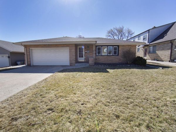 8825 W Morgan AVENUE, Milwaukee, WI 53228