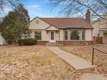 1489 Hoyt Avenue W, Falcon Heights, MN 55108