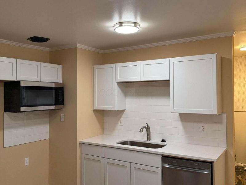 1743 Kermit Avenue , Columbus, OH 43207 Photo 4