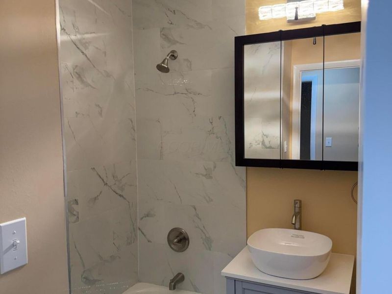 1743 Kermit Avenue , Columbus, OH 43207 Photo 9