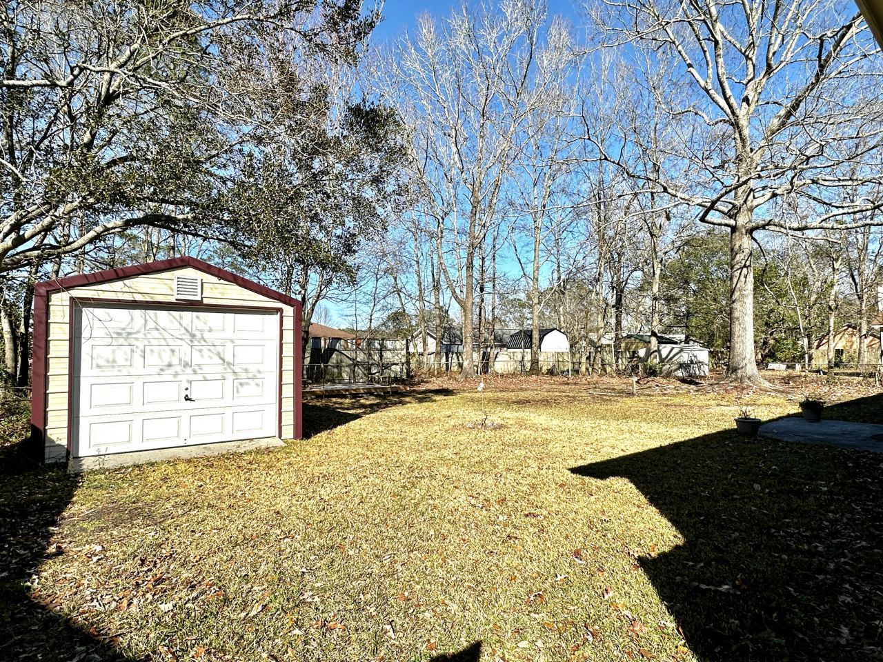 6 Duck Pond Court Photo 20