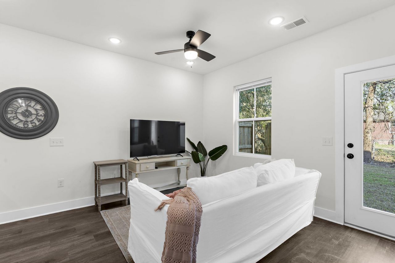 5742 Salvo Street Photo 12