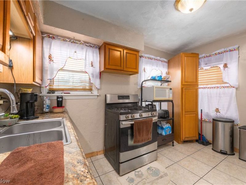 4480 W 57th Street , Cleveland, OH 44144 Photo 12