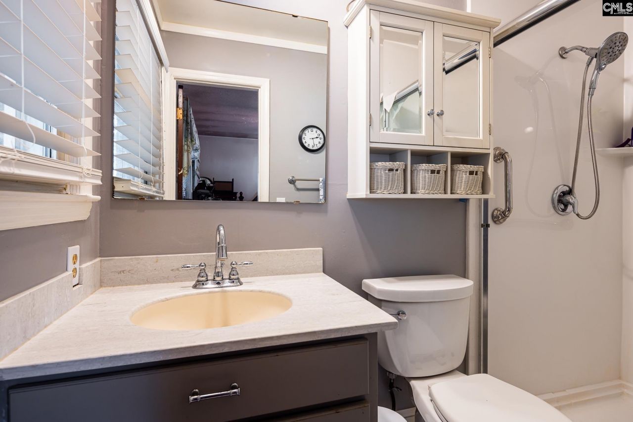 4633 Faukland Road  Photo 9