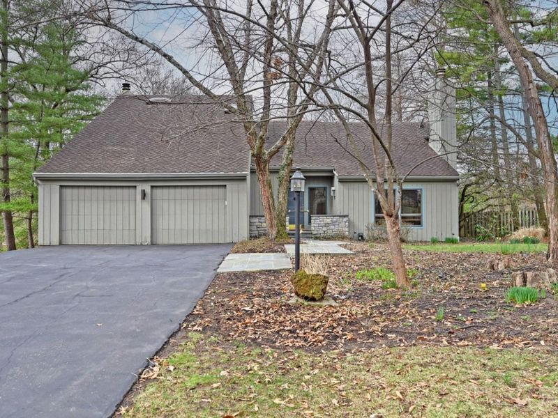 9031 Winthrop Drive, Sycamore Township, OH 45249 Photo 2