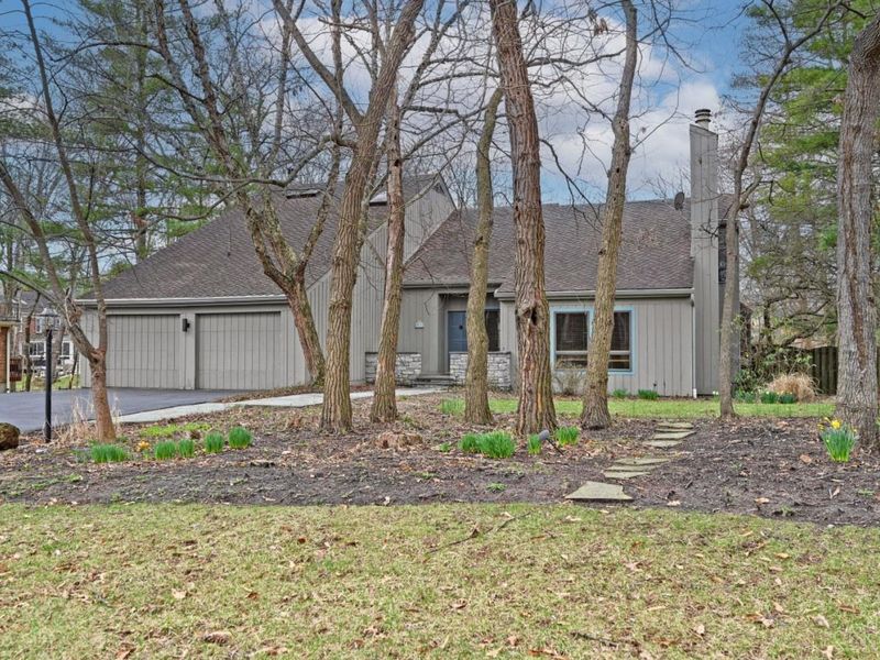 9031 Winthrop Drive, Sycamore Township, OH 45249 Photo 4