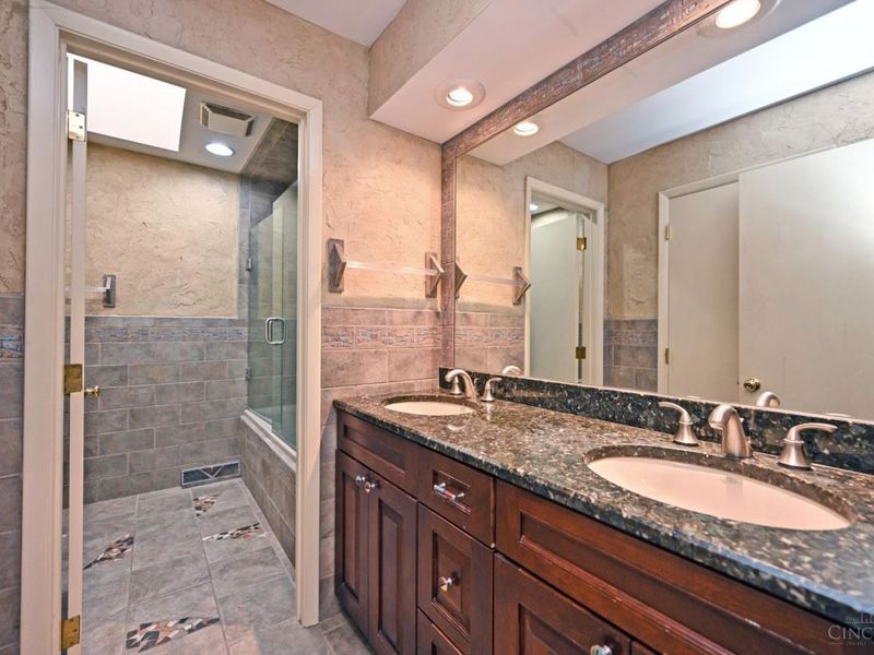 9031 Winthrop Drive, Sycamore Township, OH 45249 Photo 46