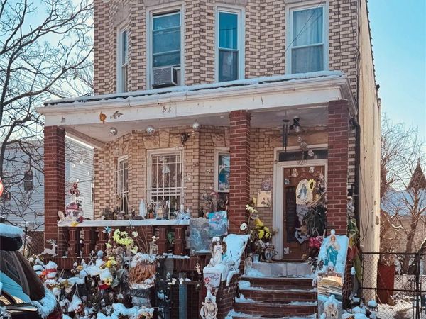 928 E 215th Street, Bronx, NY 10469