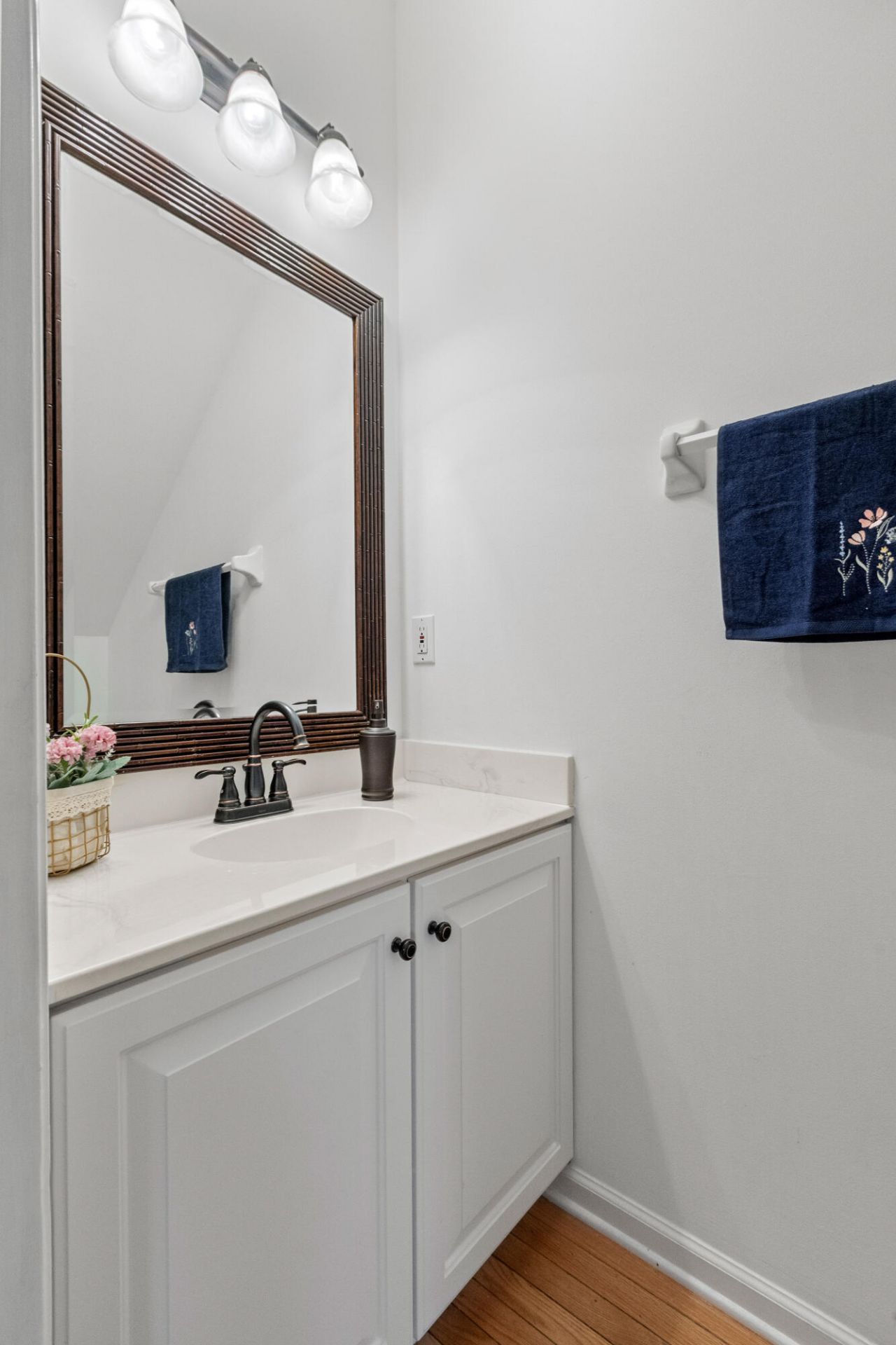 186 Cartright Street Photo 14