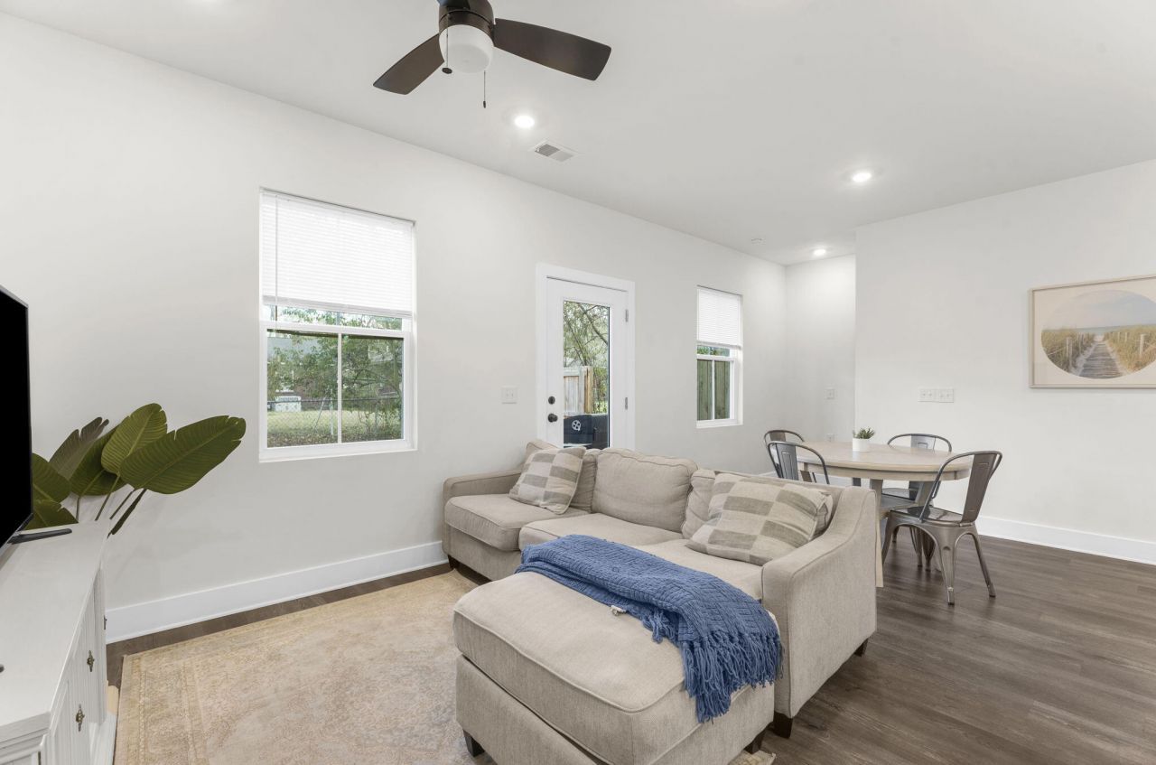 5742 Salvo Street Photo 10